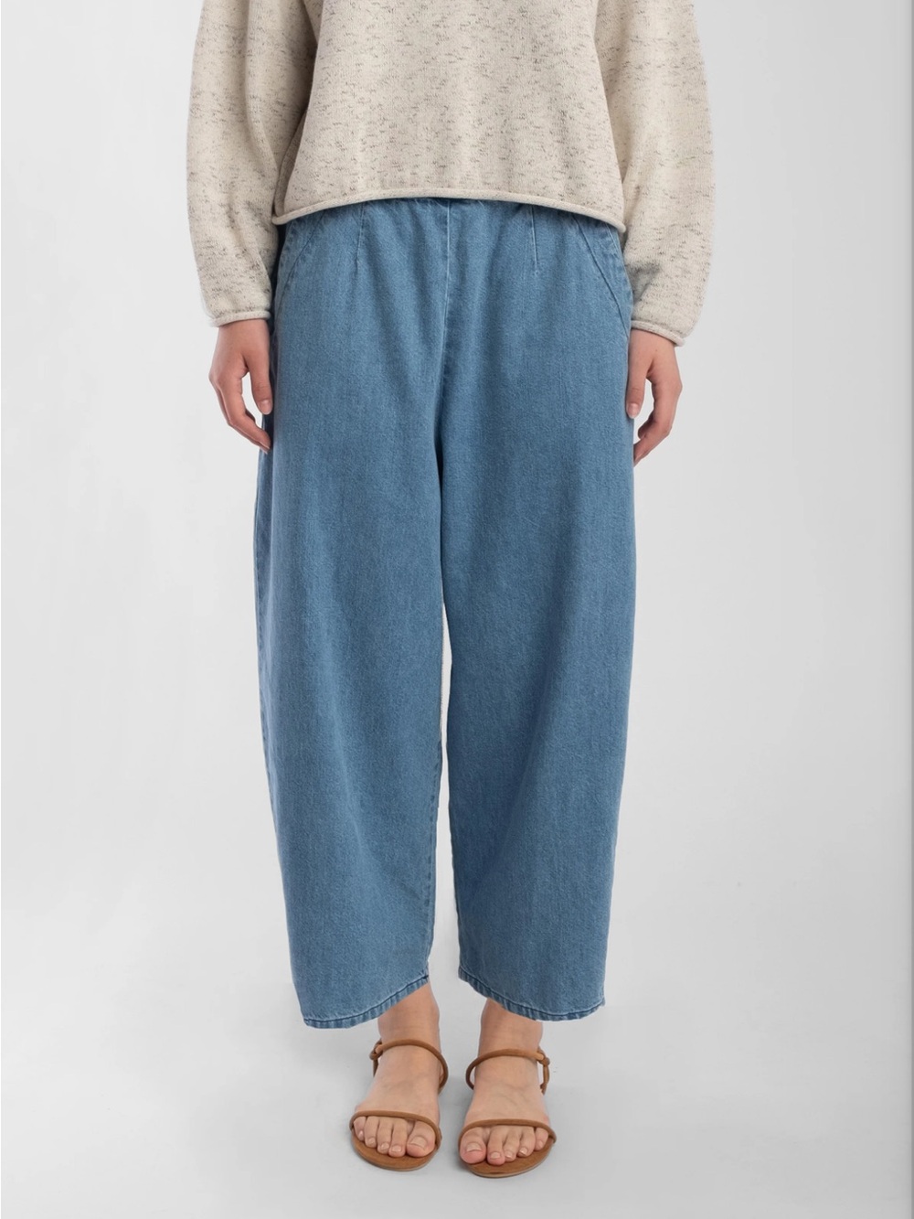 Micaela Greg Barrel Jeans in Sun Faded